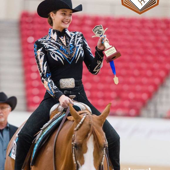 Meet your Posher, Lauren - Picture 1 of 1